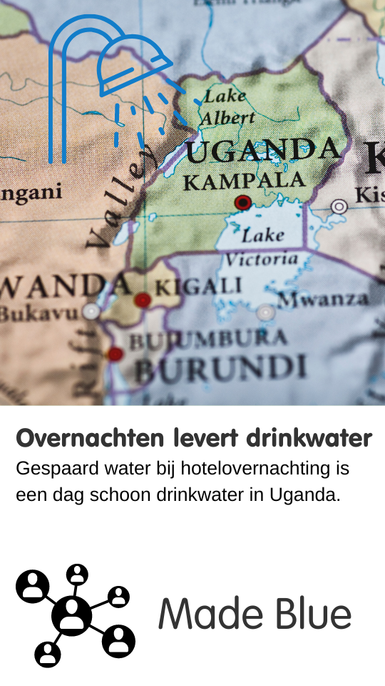 Gespaard water bij hotelovernachting is een dag schoon drinkwater in Uganda.